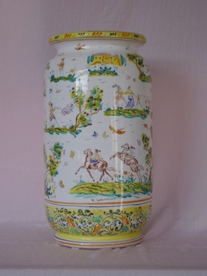 Ceramiche d-Arte di Albisola - Grande vaso portaombrelli in maiolica, decorato in Levantino con scene di vita quotidiana.